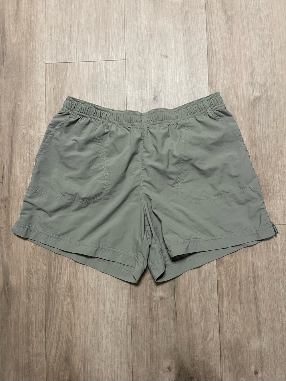 Columbia Shorts Women’s MD Olive PFG Sandy River Nylon Active Hiking 4" Inseam
